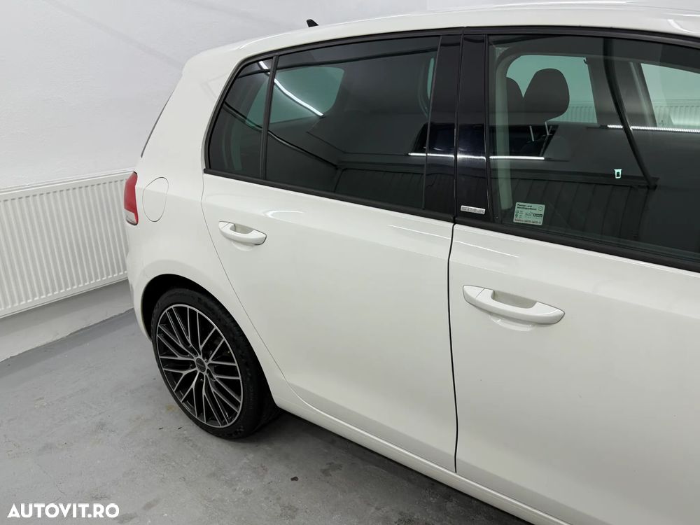 Volkswagen Golf 2.0 TDI DPF DSG Style - 37