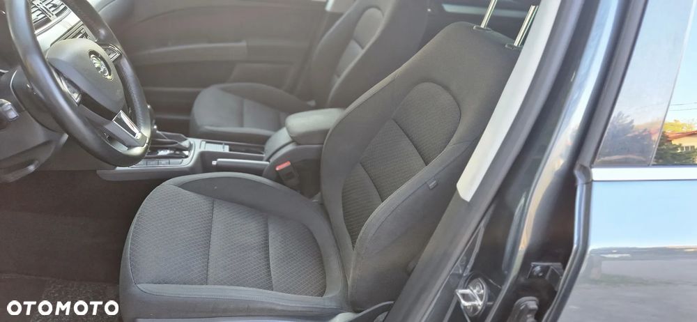 Skoda Superb 2.0 TDI DSG Exclusive - 13