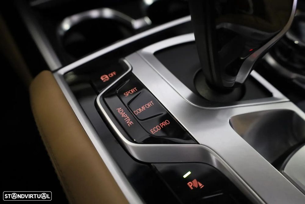 BMW 740 d xDrive Auto - 32