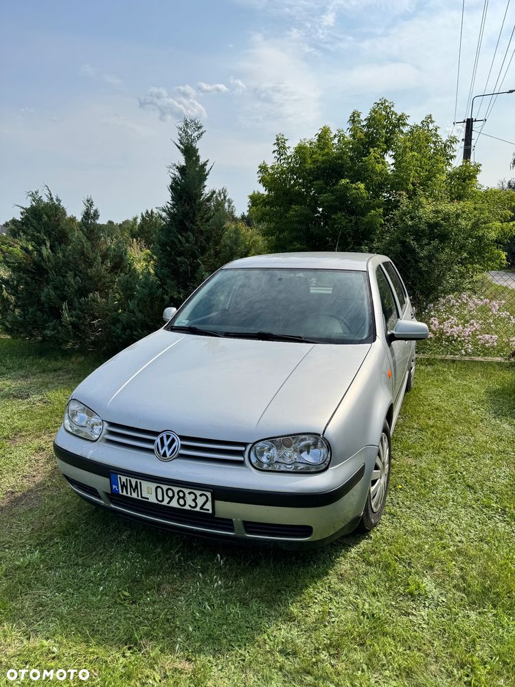 Volkswagen Golf 1.6 Basis - 2