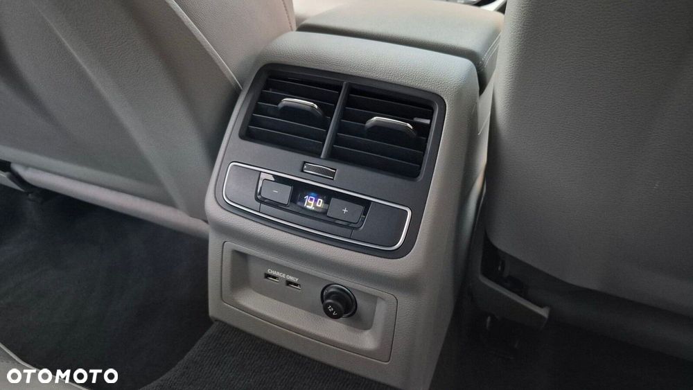 Audi A4 Limousine - 15