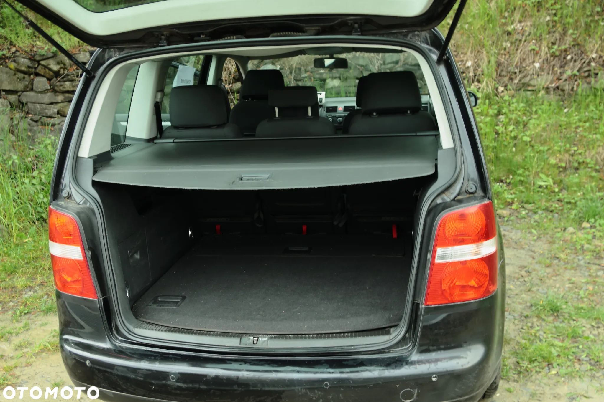 Volkswagen Touran 2.0 TDI DPF Trendline - 6