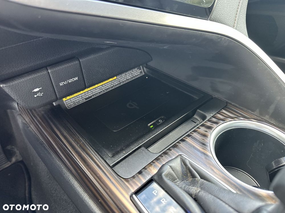 Toyota Camry 2.5 Hybrid Executive CVT - 9