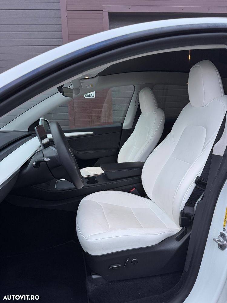 Tesla Model Y RWD - 13