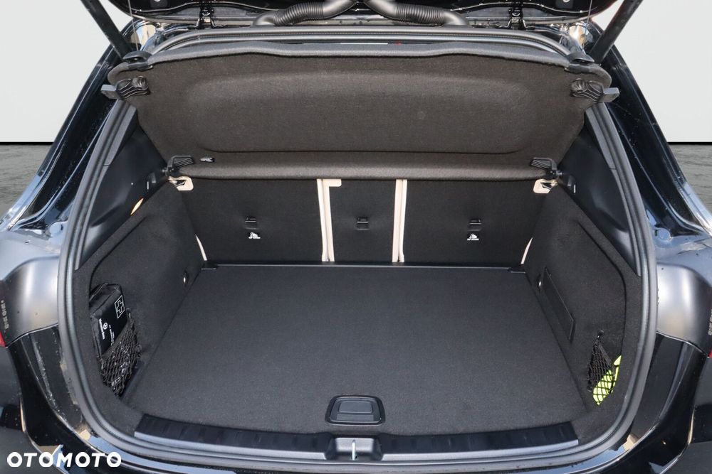 Mercedes-Benz GLA 200 d Progressive 8G-DCT - 18