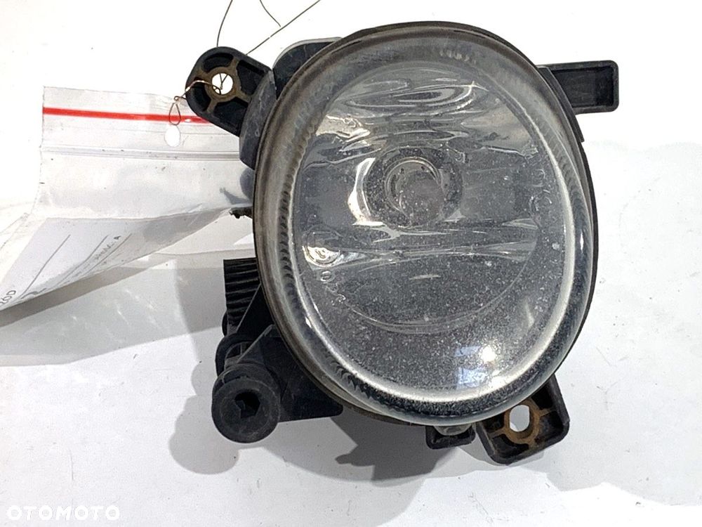 HALOGEN PRAWY PRZÓD  AUDI A4 B8 (8K2) 2007 - 2015 2.0 TDI 105 kW [143 KM] olej napędowy 2007 - - 1