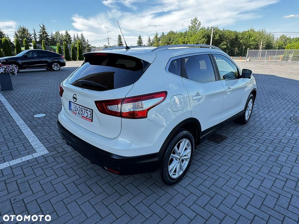 Nissan Qashqai 1.5 dCi TEKNA - 10