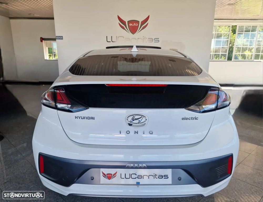 Hyundai Ioniq - 4
