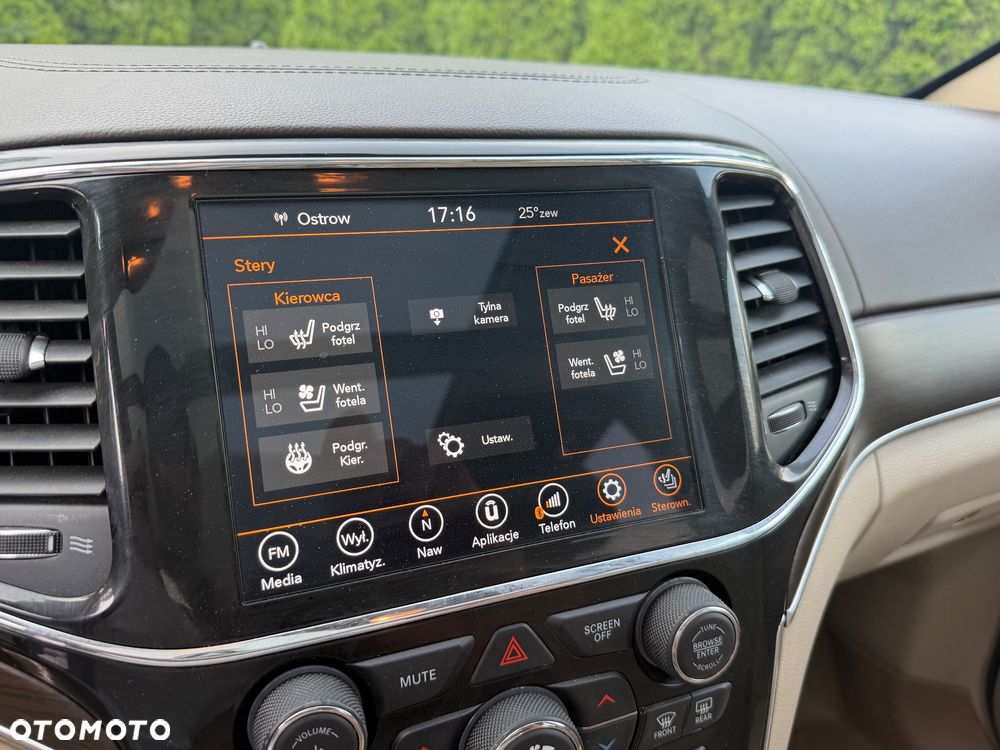 Jeep Grand Cherokee 5.7 V8 Overland - 29