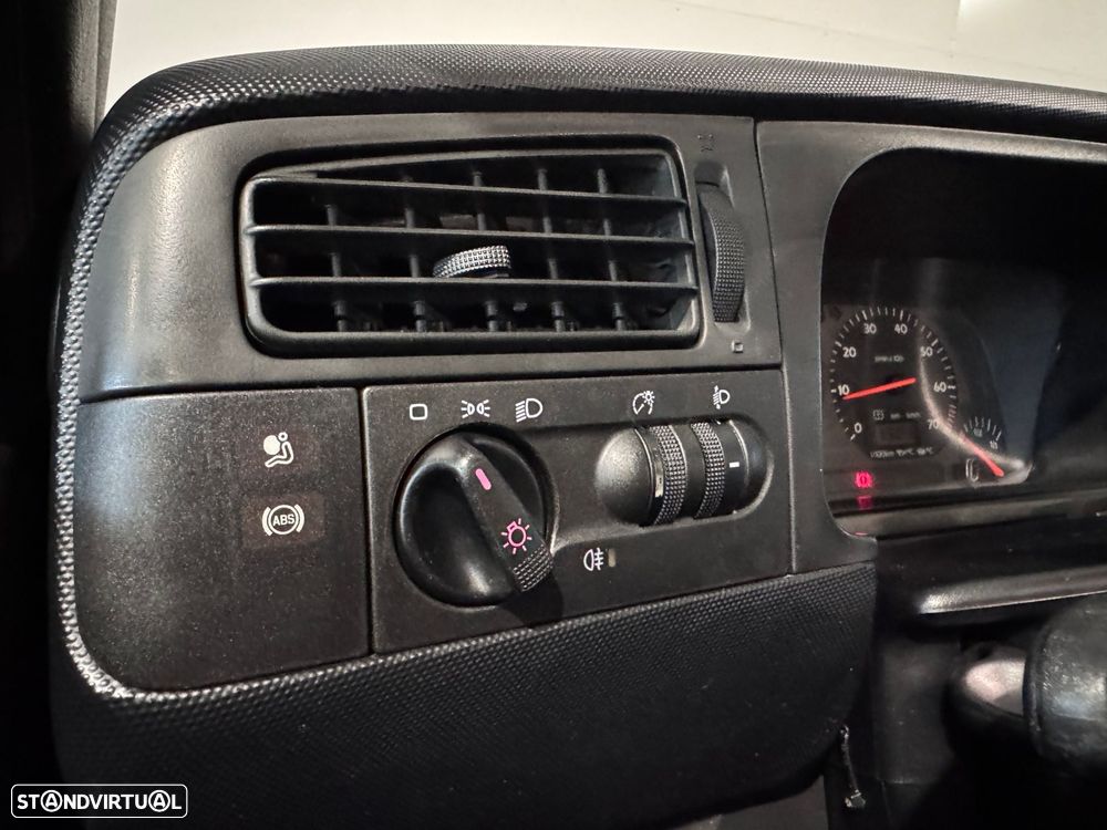 VW Golf Cabriolet 1.6 Highline - 17