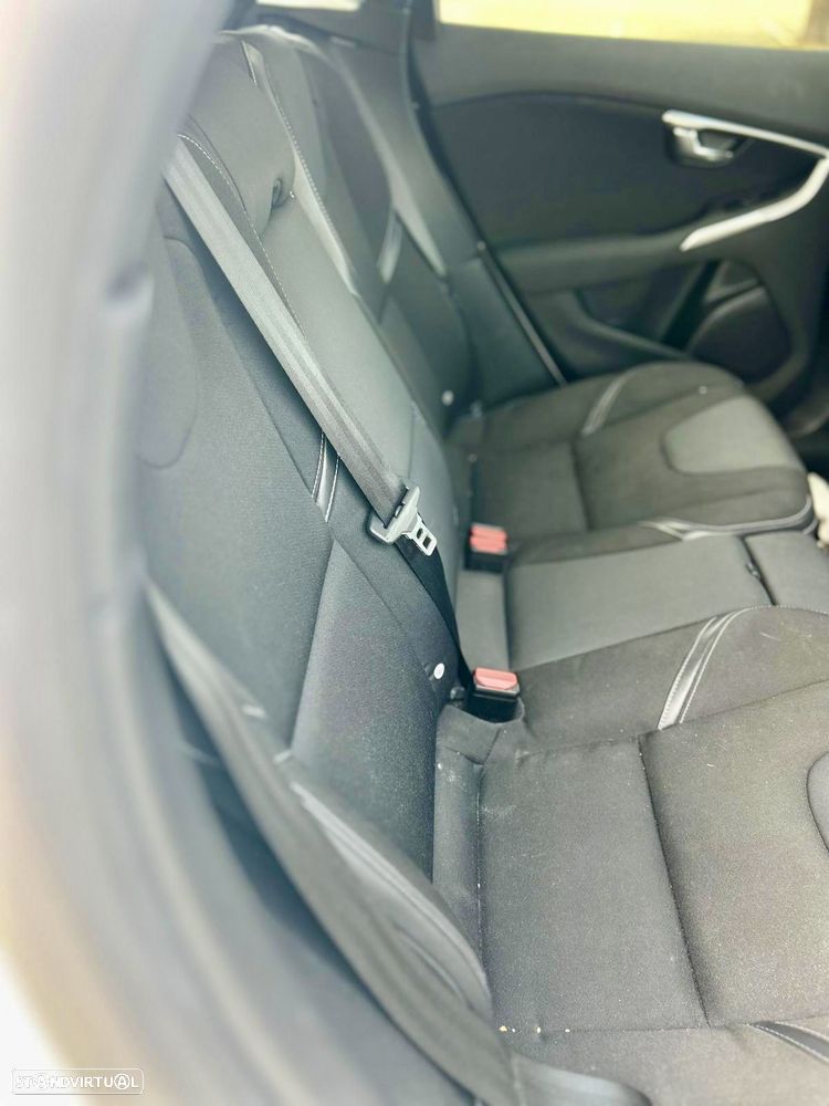 Volvo V40 2.0 D2 Momentum - 11