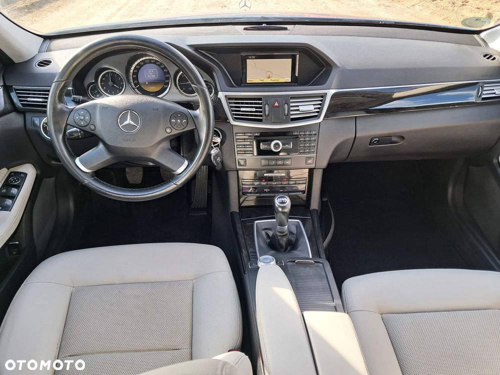 Mercedes-Benz Klasa E 220 CDI DPF BlueEFFICIENCY Elegance - 15