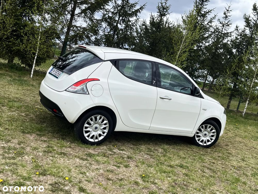 Lancia Ypsilon - 3