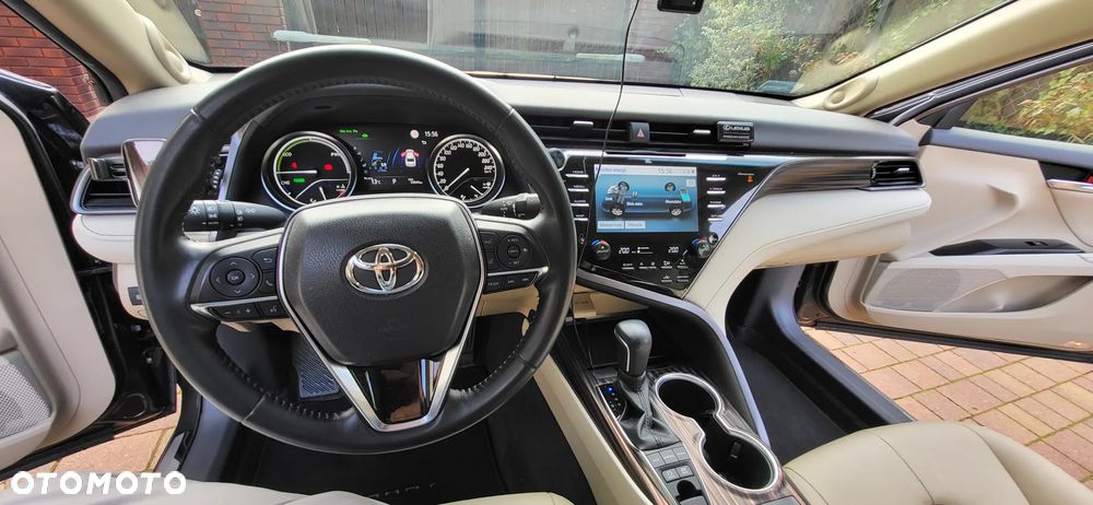 Toyota Camry 2.5 Hybrid Executive CVT - 14