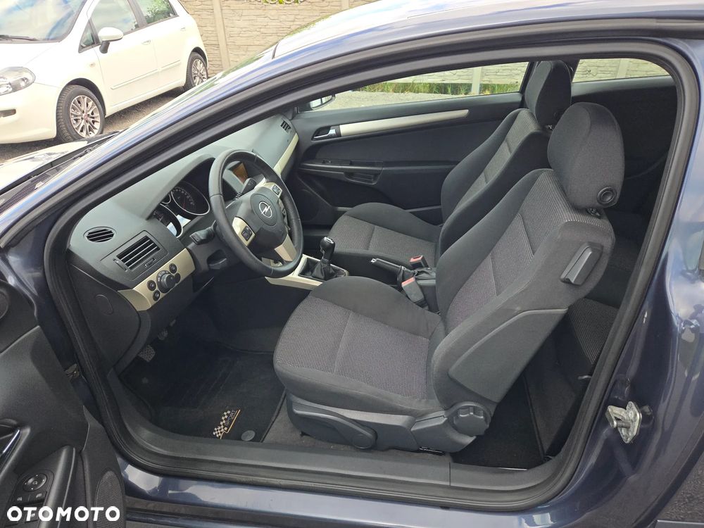 Opel Astra 1.8 Sport - 33