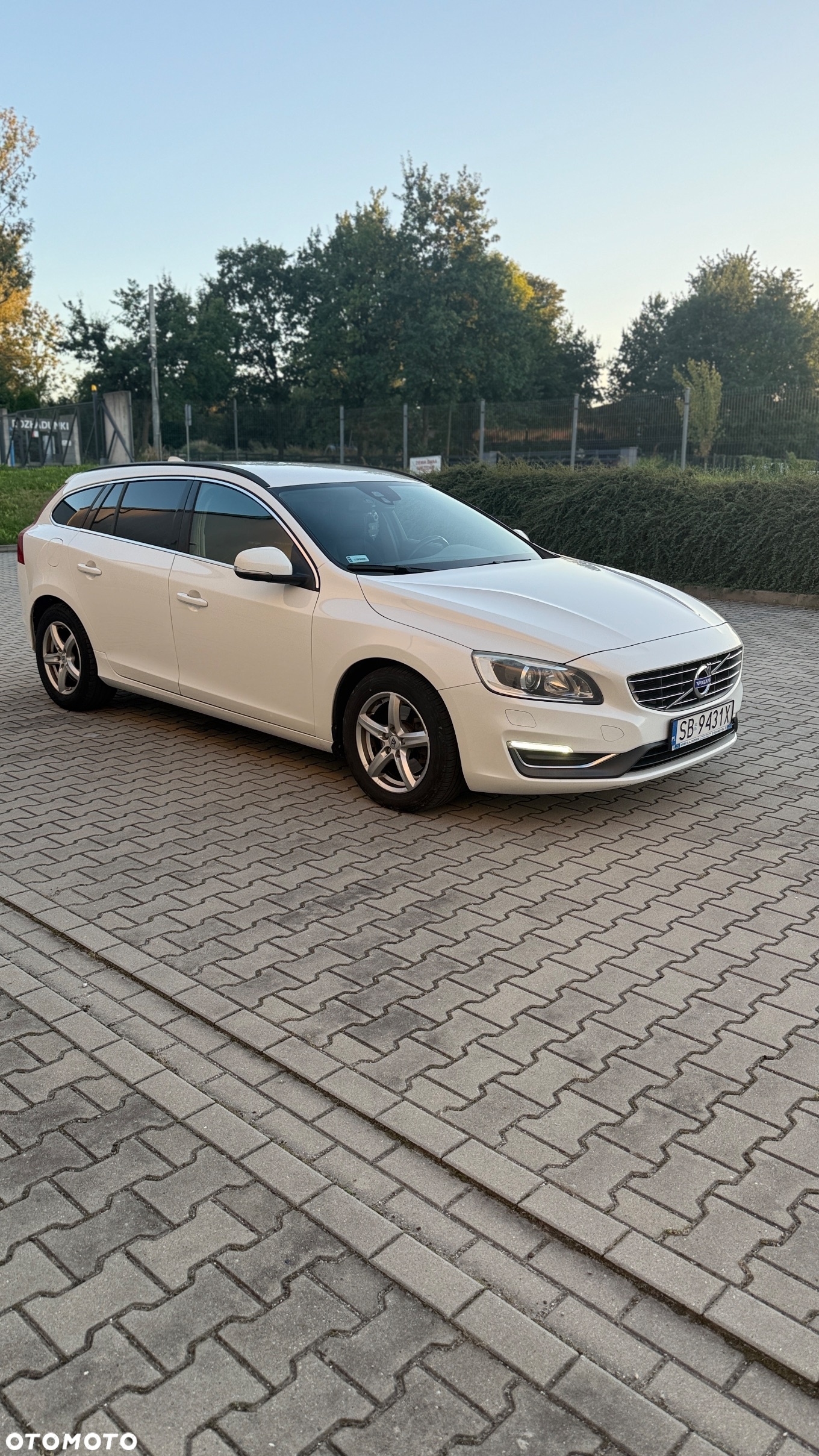Volvo V60 D4 Drive-E Momentum - 4