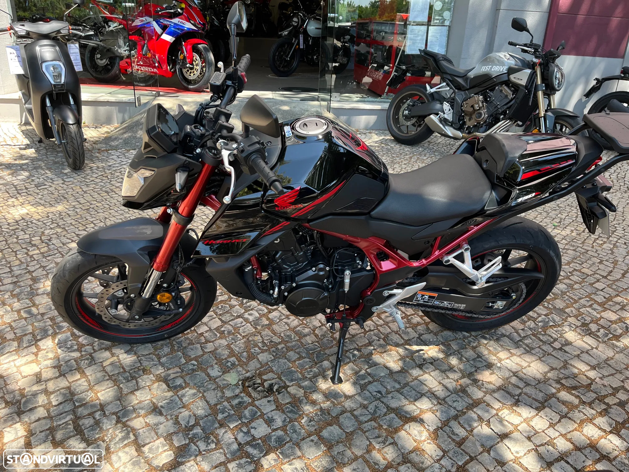 Honda CB 750 HORNET - 3