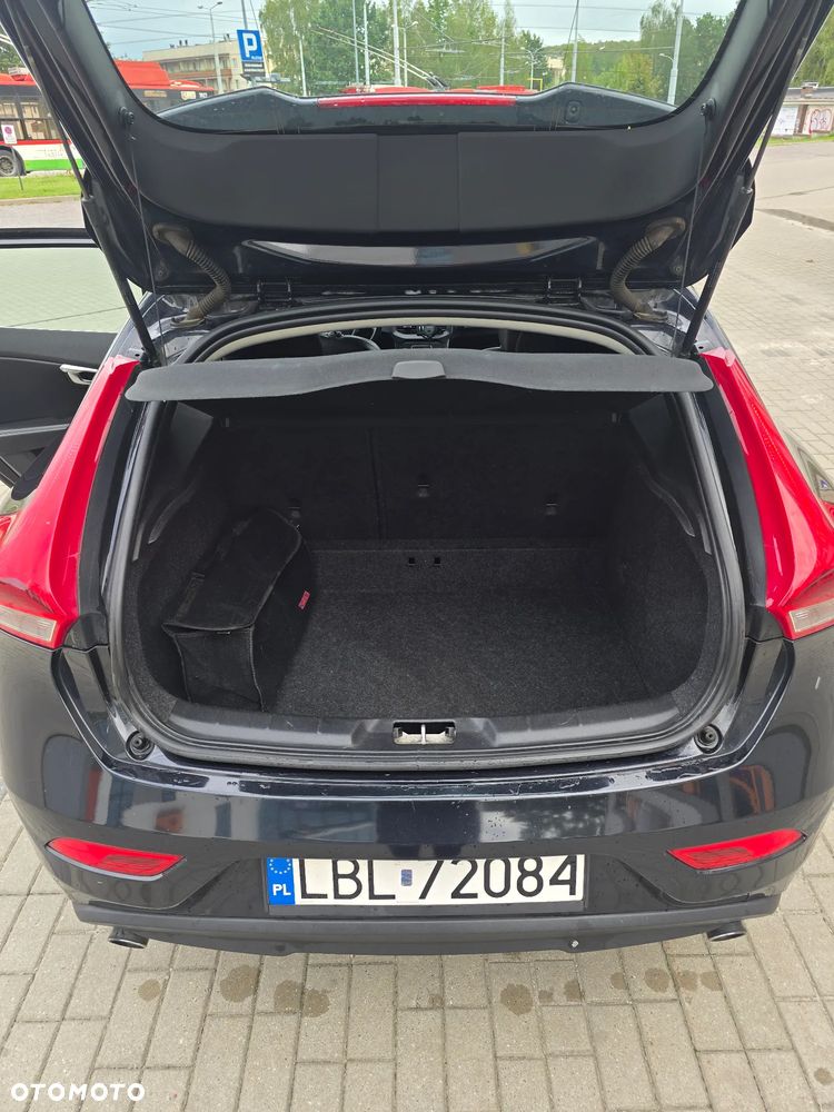 Volvo V40 D4 Drive-E Ocean Race - 13