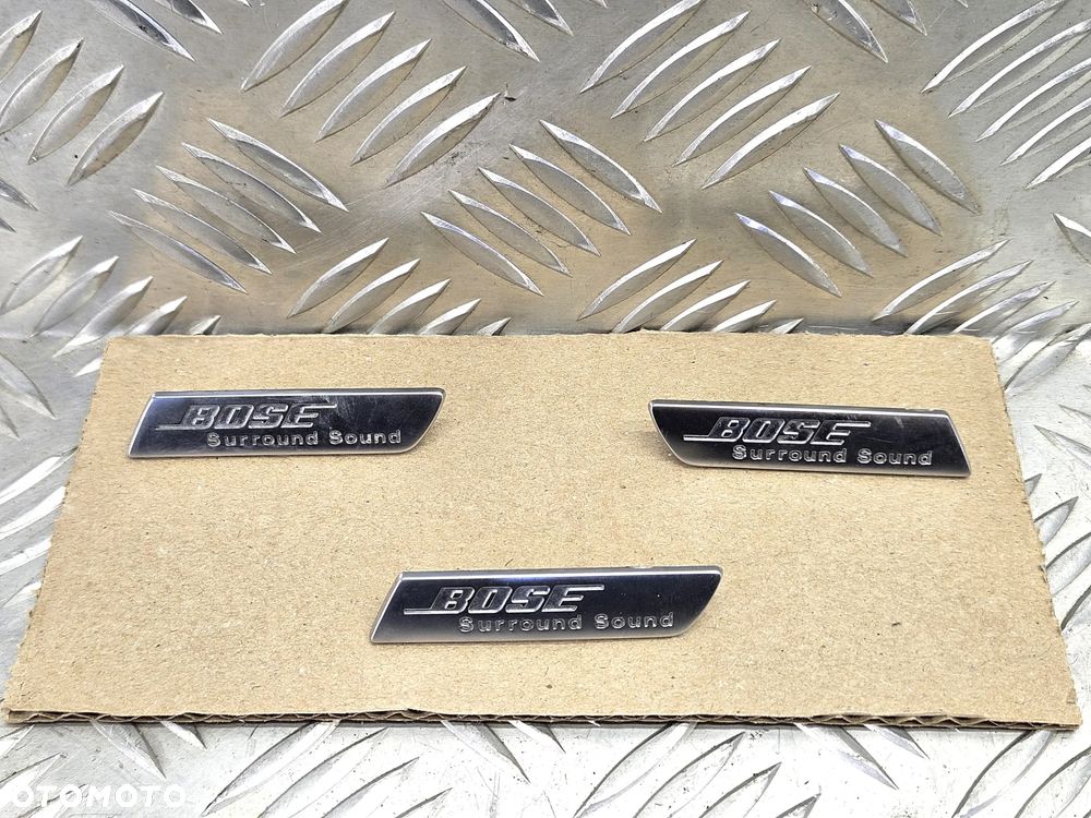 AUDI Q7 4L 05-15R ZNACZEK LOGO EMBLEMAT LISTWA BOSE PRAWY 4L0853714 LEWY 4L0853713 - 1