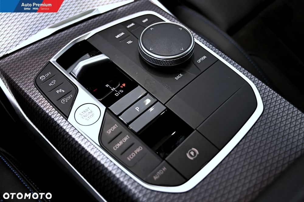 BMW Seria 3 330i xDrive M Sport - 9