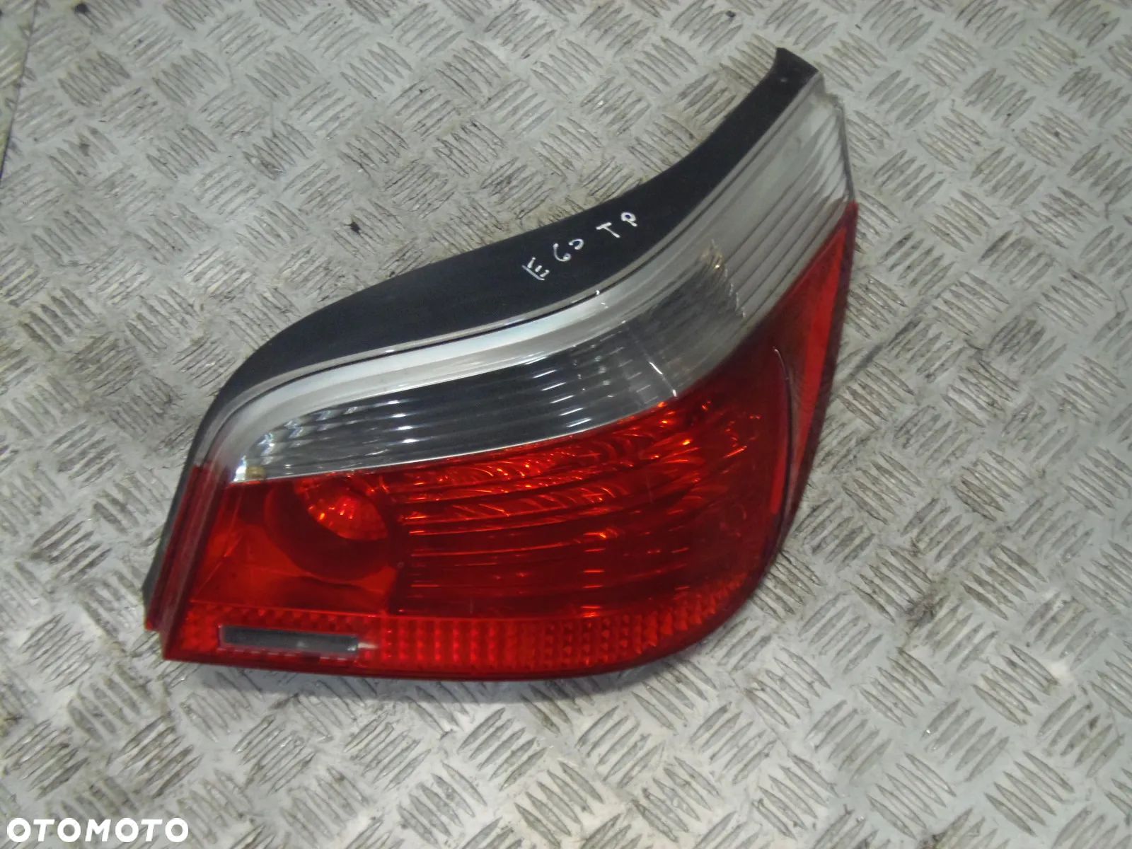 BMW E60 LAMPA TYŁ TYLNA PRAWA - 1