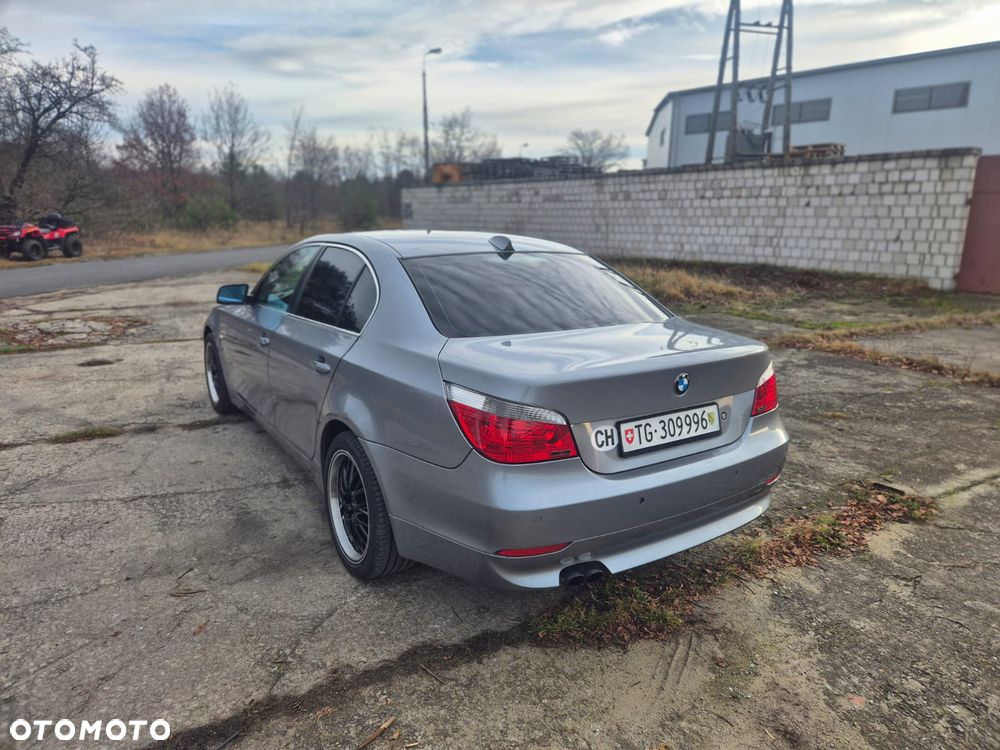 BMW Seria 5 525xi - 9