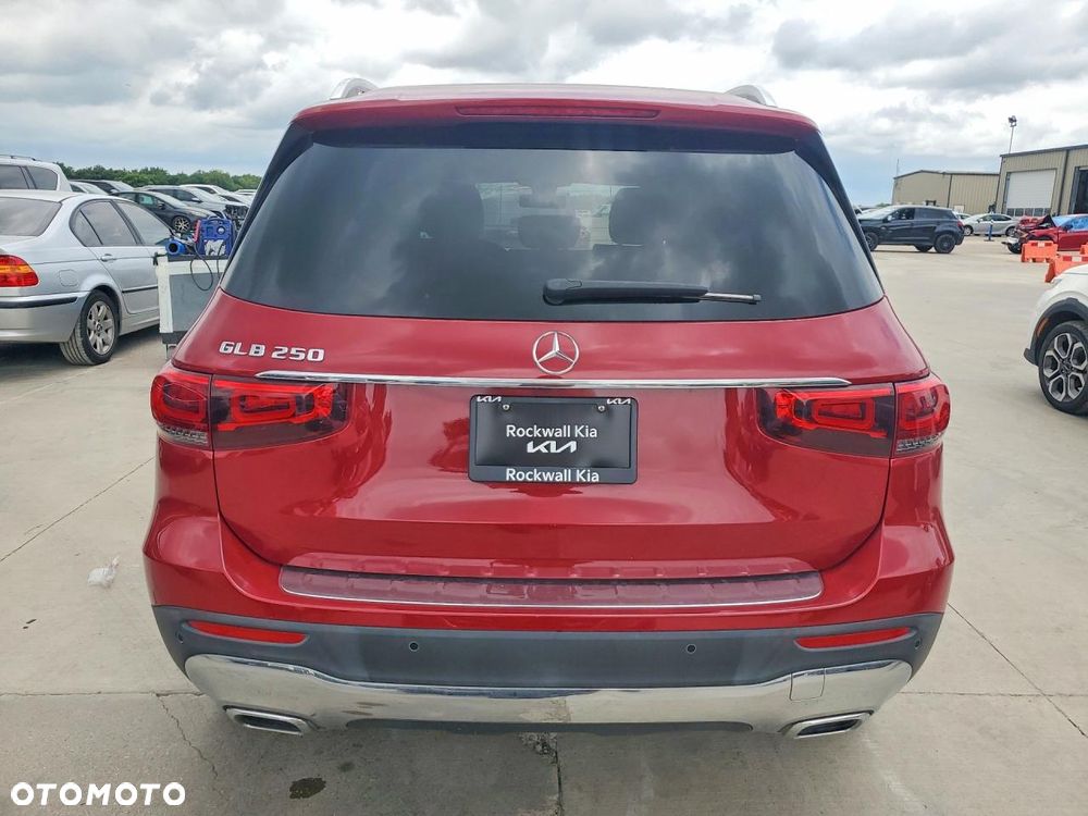 Mercedes-Benz GLB - 6