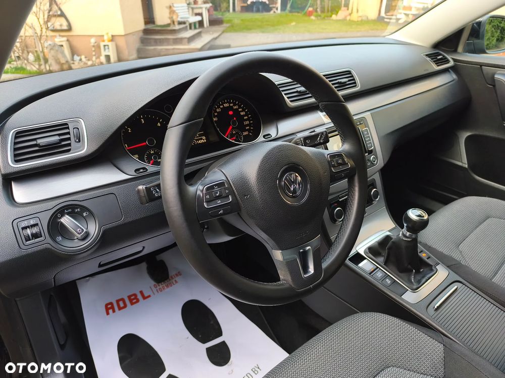 Volkswagen Passat 2.0 TDI Trendline - 30