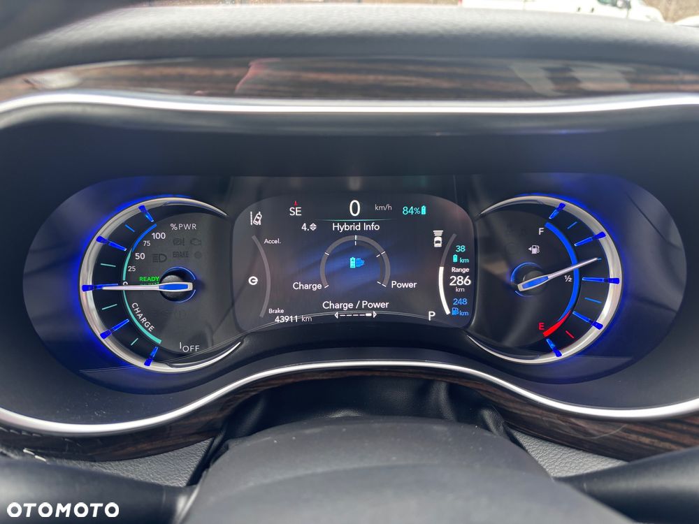 Chrysler Pacifica - 27