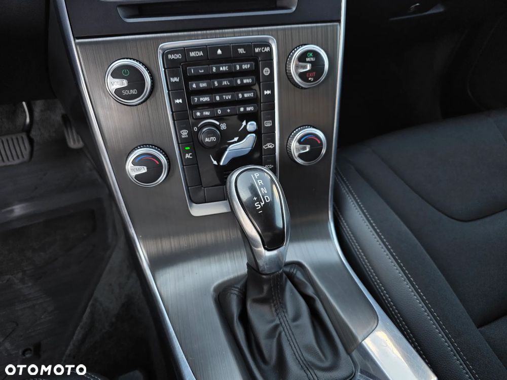 Volvo V60 D4 Geartronic Momentum - 21