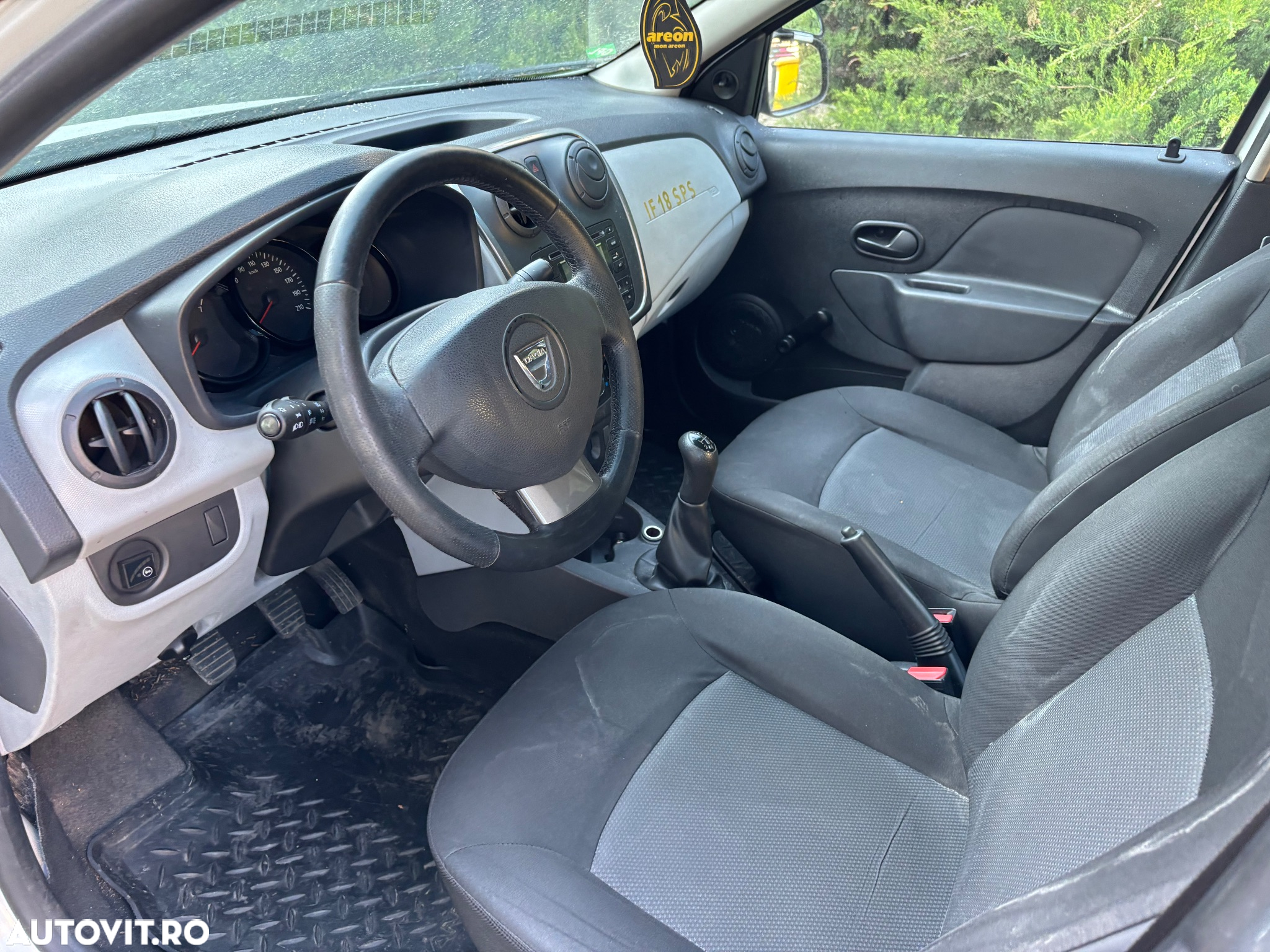 Dacia Logan 1.2 - 6