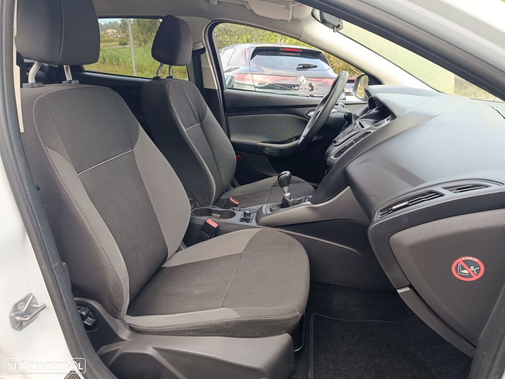 Ford Focus SW 1.6 TDCi Titanium - 12