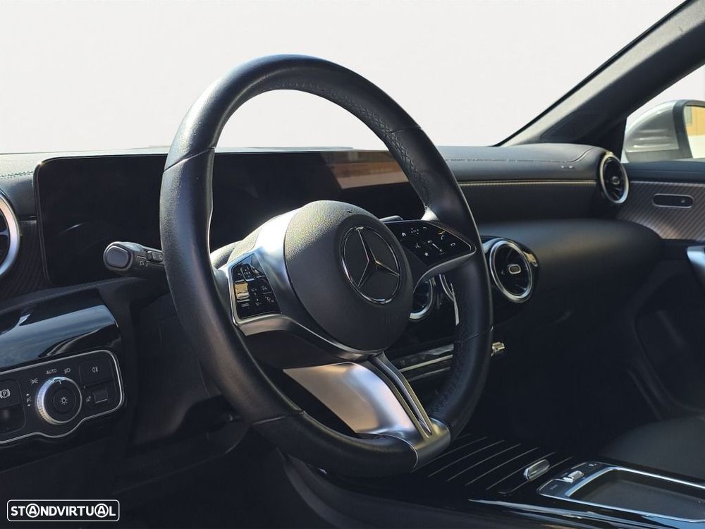 Mercedes-Benz CLA 200 — fotografia 9
