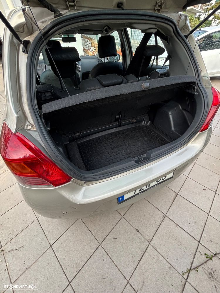 Toyota Yaris - 7