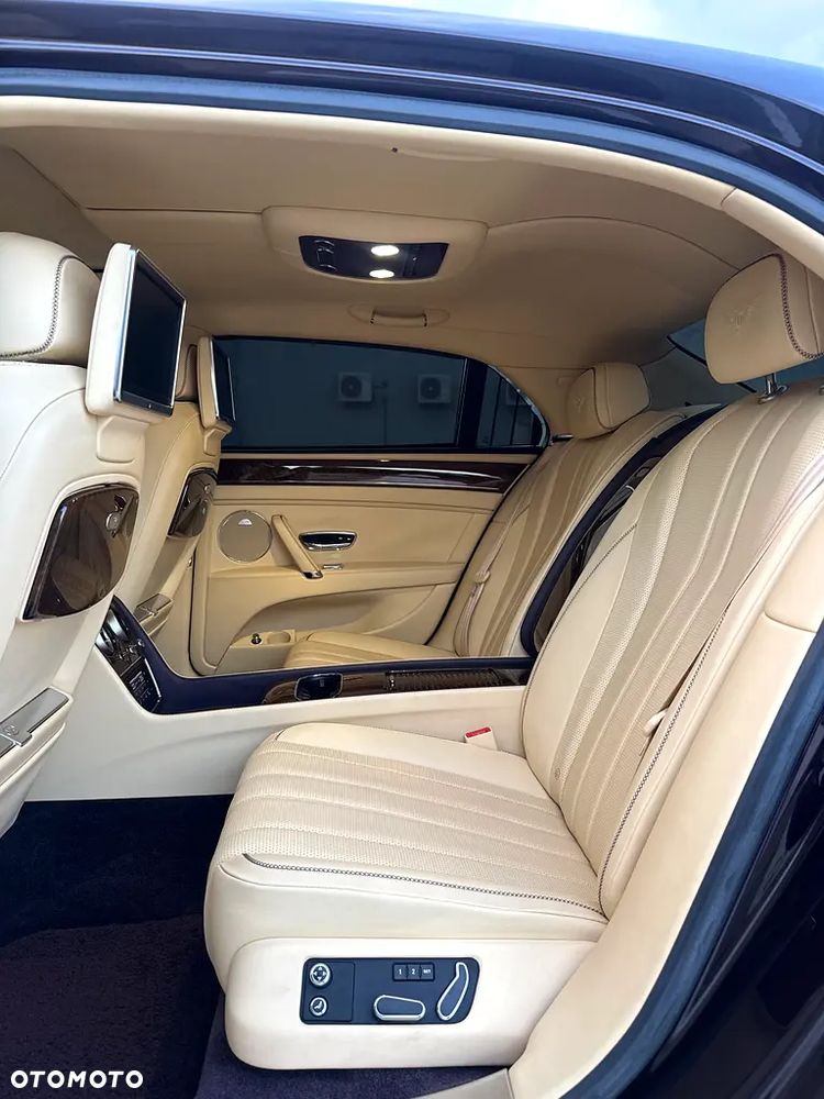 Bentley Flying Spur - 15