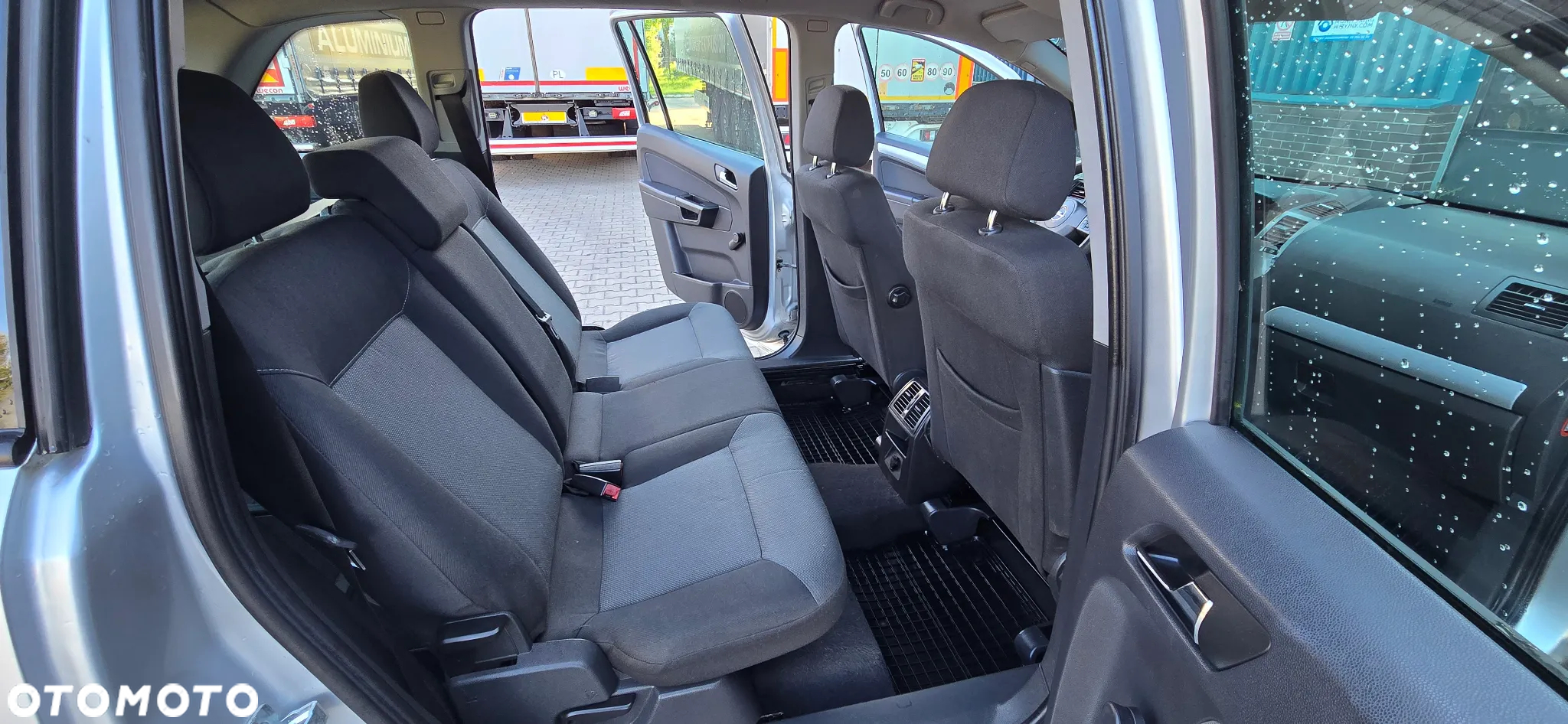 Opel Zafira - 10