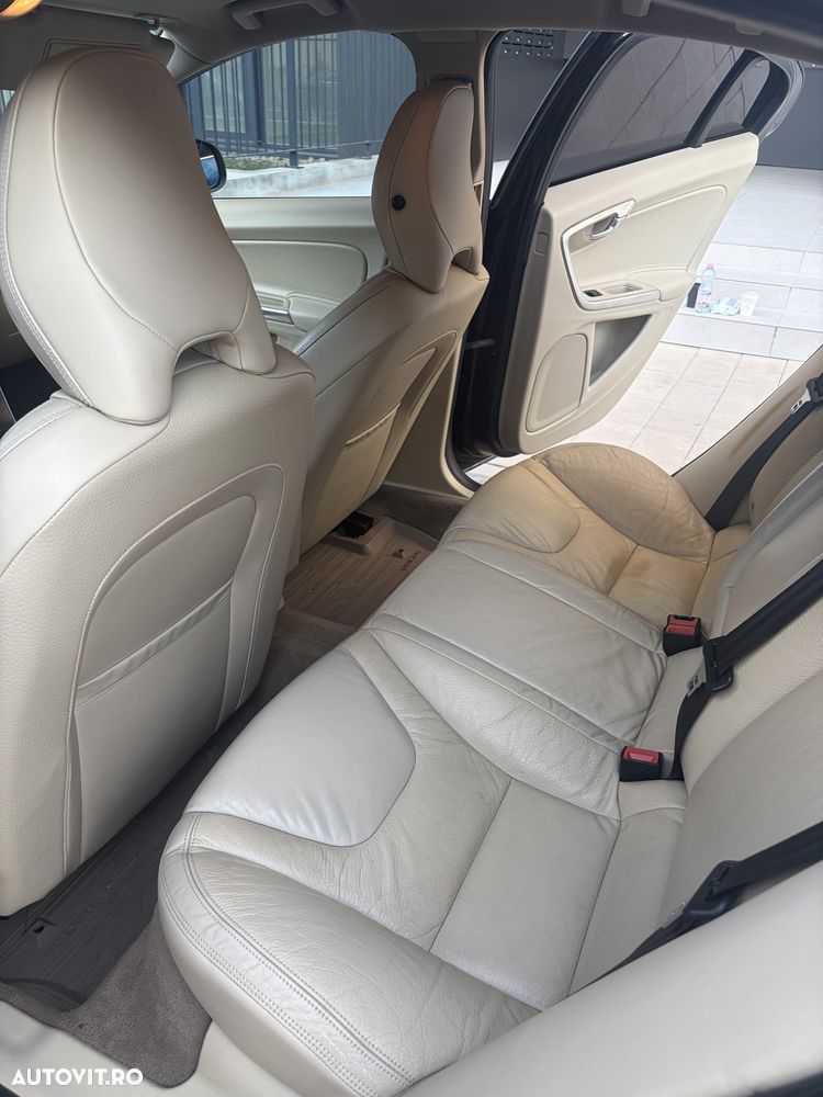 Volvo S60 T6 AWD Summum - 32