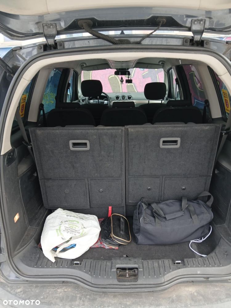 Ford Galaxy 2.0 TDCi Ambiente - 4