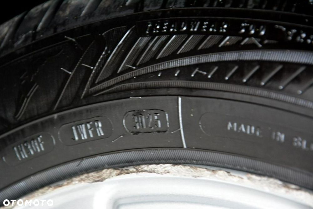 Volvo V40 D3 Geartronic Momentum - 37