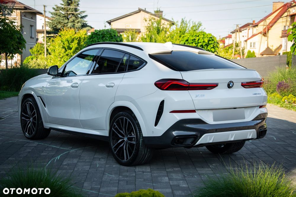 BMW X6 xDrive40d mHEV - 13