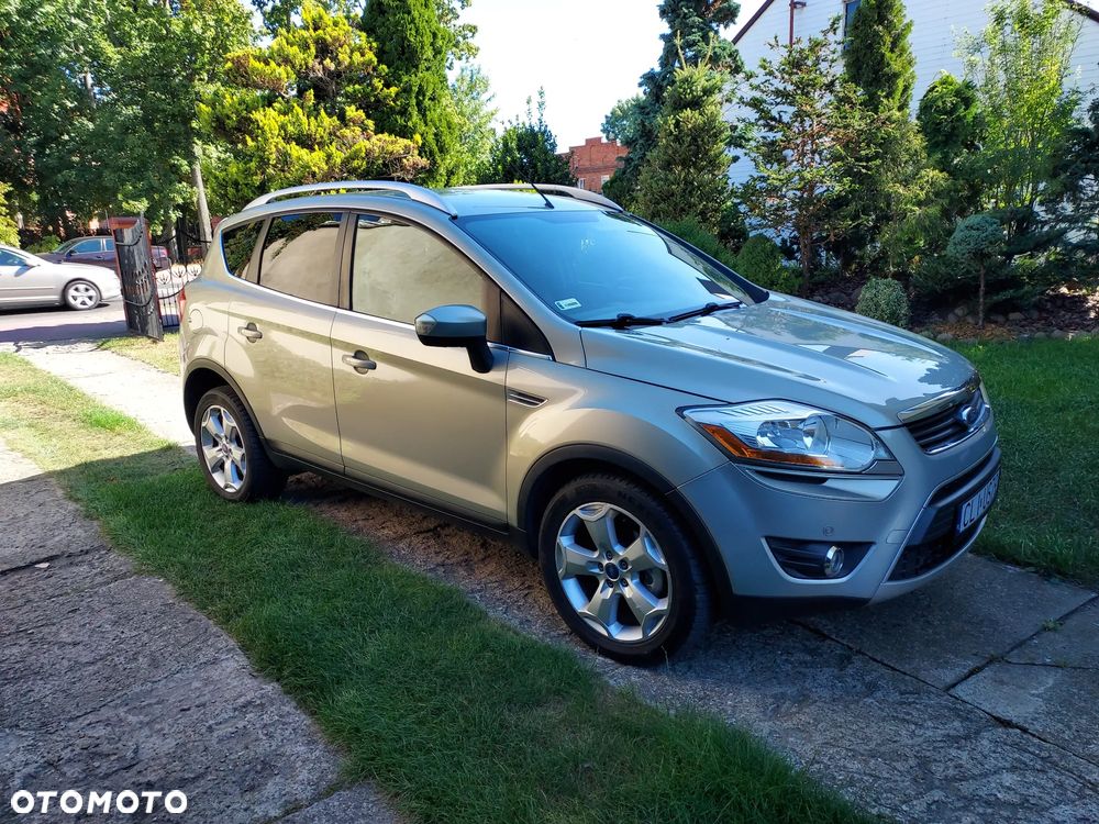 Ford Kuga 2.0 TDCi 2x4 Titanium - 14