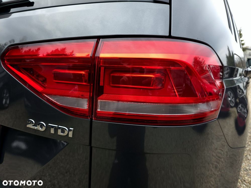 Volkswagen Touran 2.0 TDI BMT Highline - 25