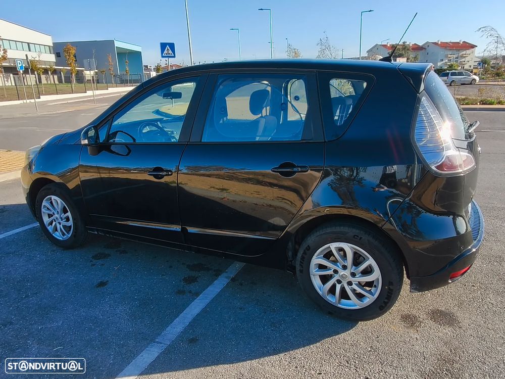 Renault Scénic 1.5 dCi Dynamique S - 2