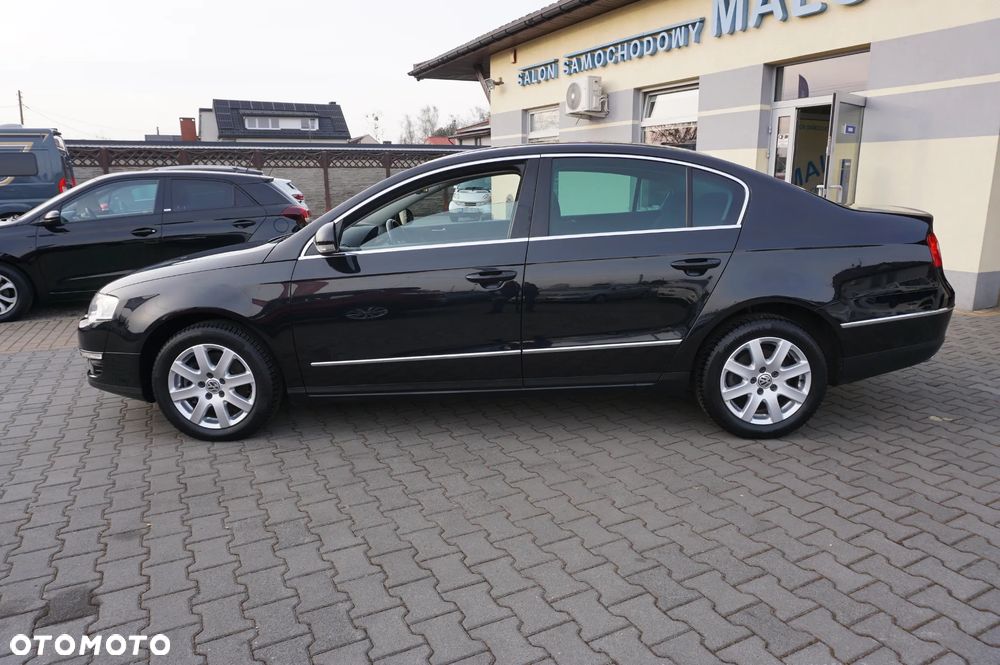 Volkswagen Passat 1.6 Comfortline Family - 9