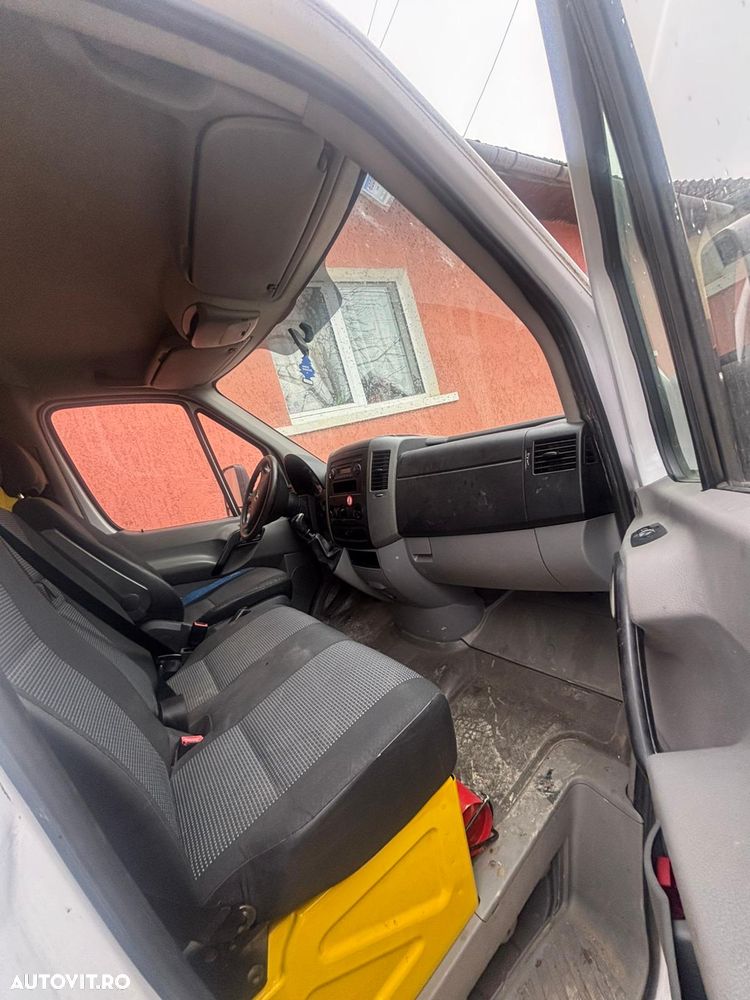 Mercedes-Benz SPRINTER cu lift - 8