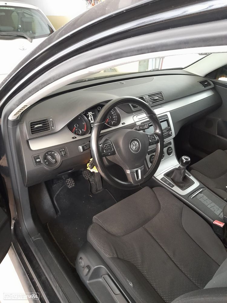 VW Passat Variant 2.0 TDi Confortline BM - 4