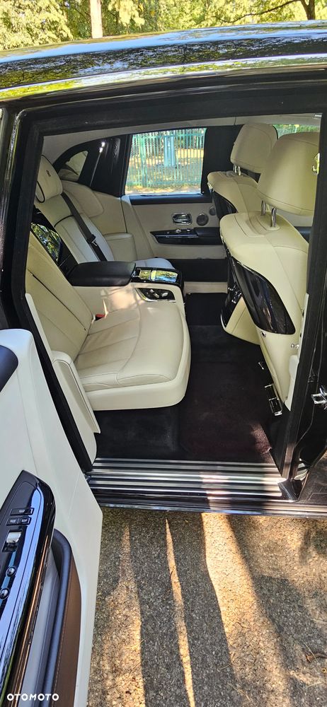 Rolls-Royce Phantom Standard - 12