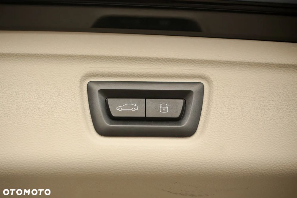 BMW Seria 3 318d Luxury Line - 19