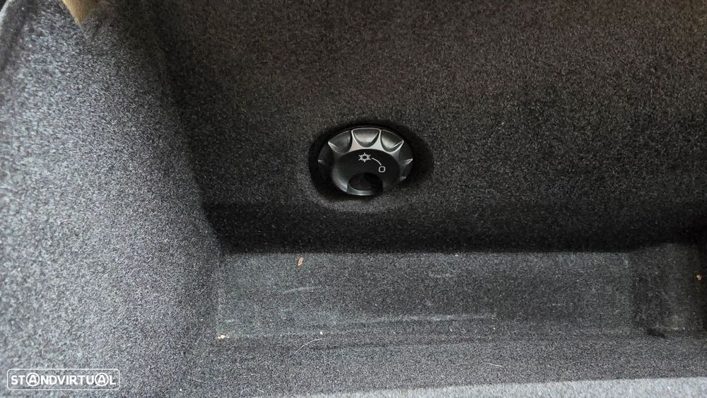 VW Sharan 2.0 TDI Blue Highline - 40