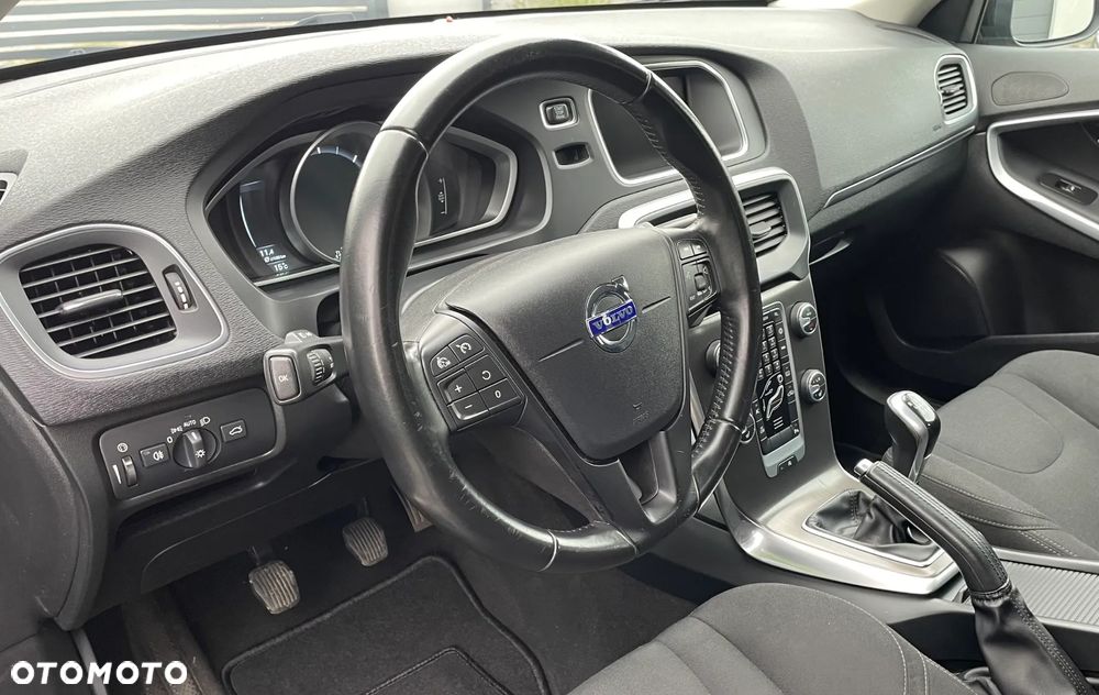 Volvo V40 D2 Momentum - 8